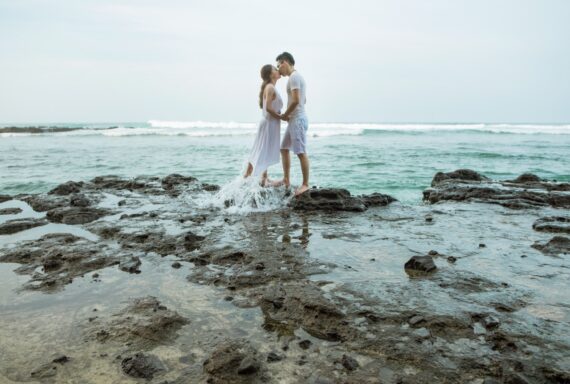 Đà Nẵng is a beautiful city with a lot to offer couples looking for a unique and memorable wedding photo shoot